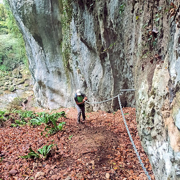 CHAIN ON THE CHANNEL SORNA CANYON